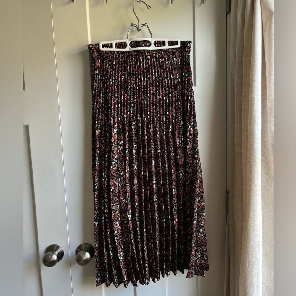 MAX Studio Pleated Maxi Skirt | size S